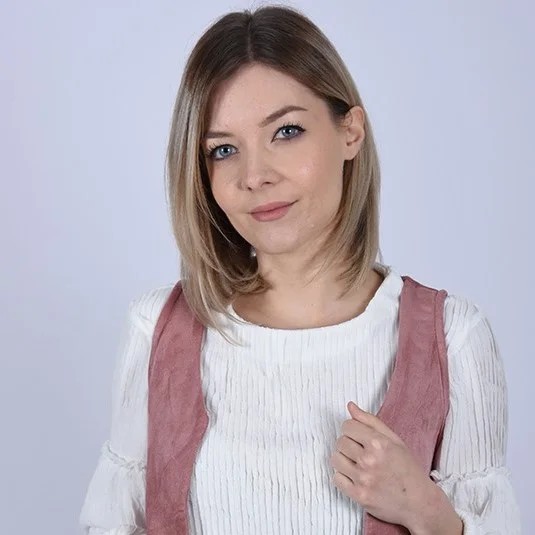 Ana Simova, content writer and editor